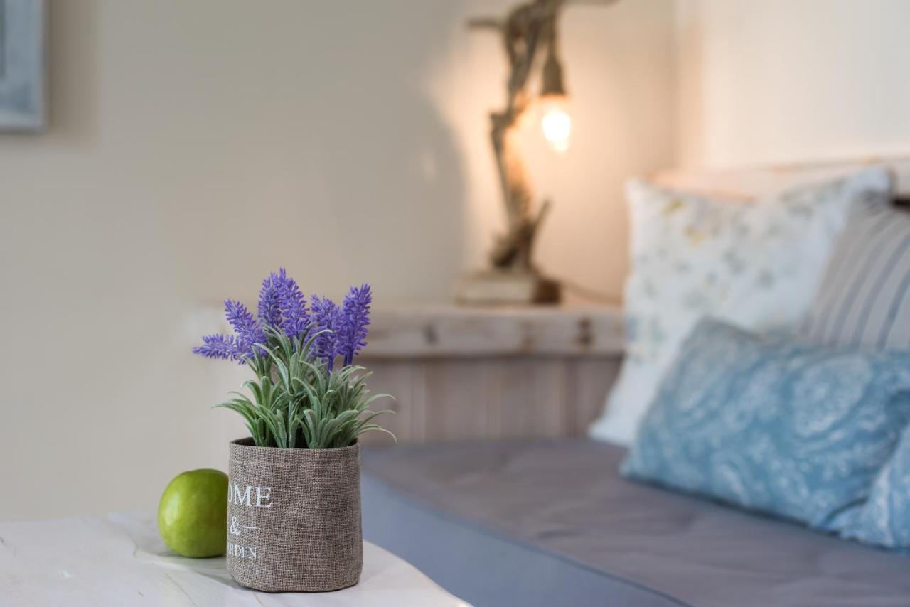Athermi Suites - Adults Only Fira  Bagian luar foto