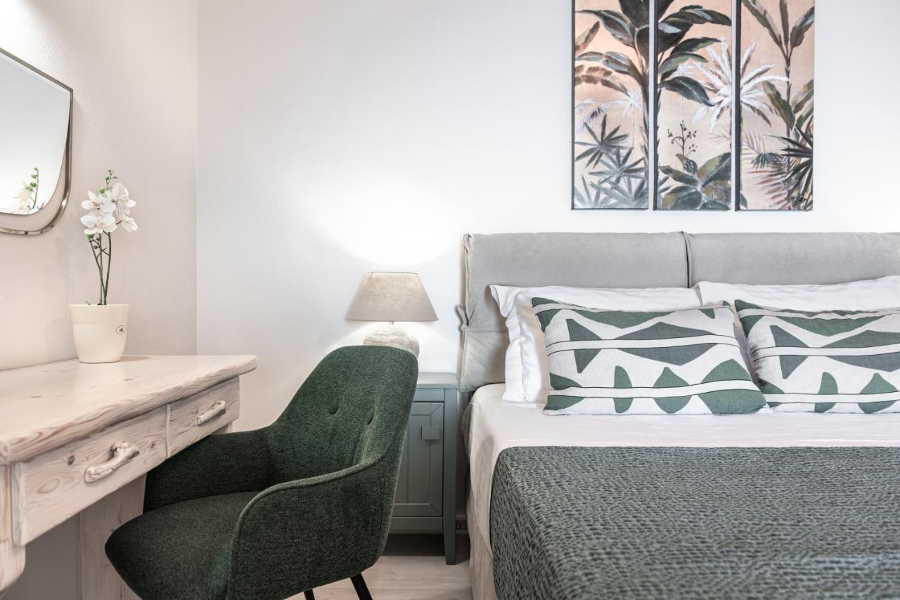 Athermi Suites - Adults Only Fira  Bagian luar foto